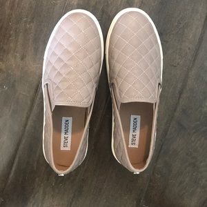 NEW steve madden quilted slip on sneaker